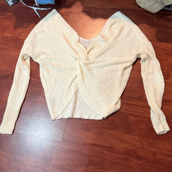 Amazon Sweaters - size medium cream v neck waffle knit sweater